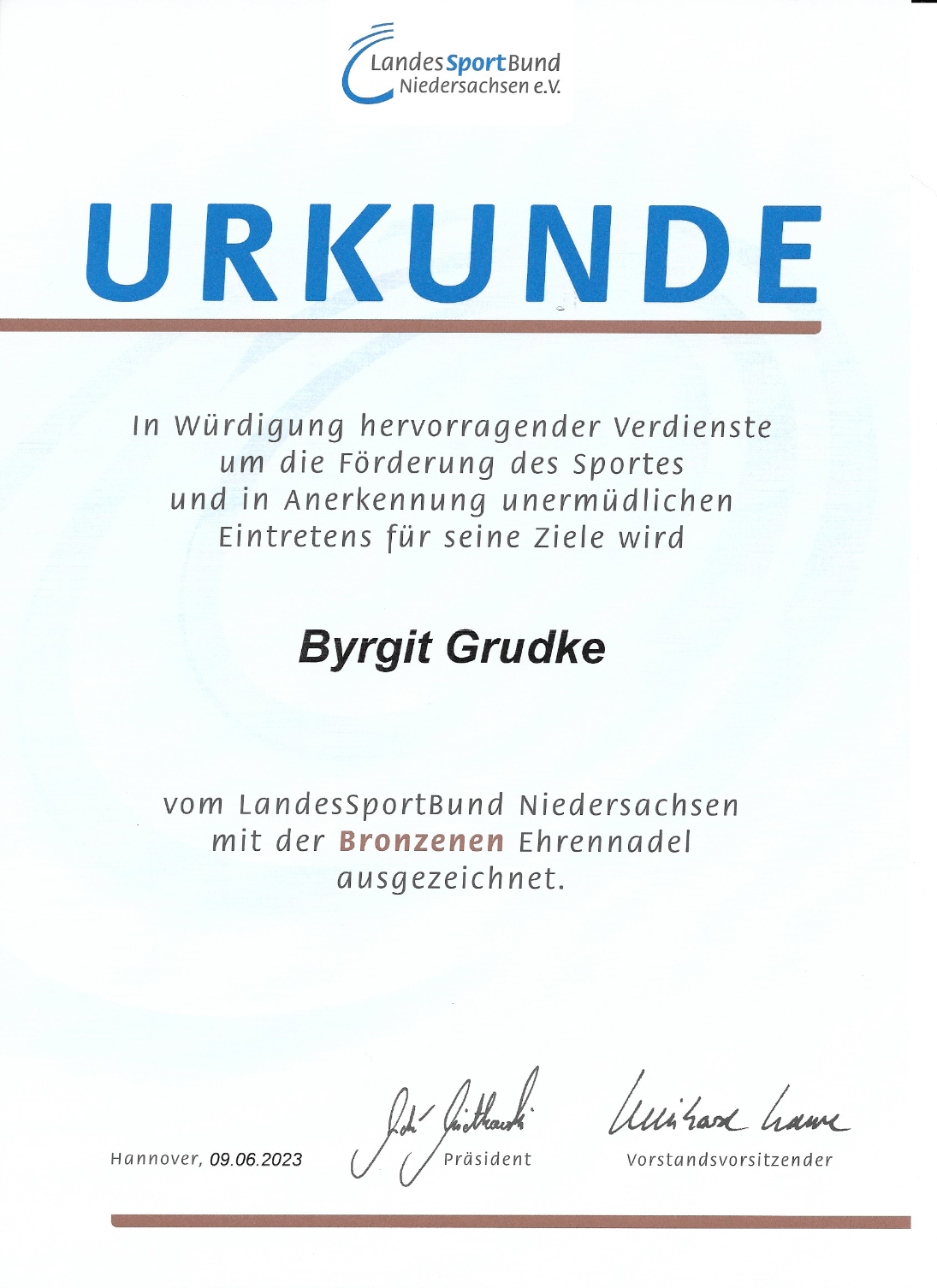Bronzene Ehrennadel für Byrgit Grudtke